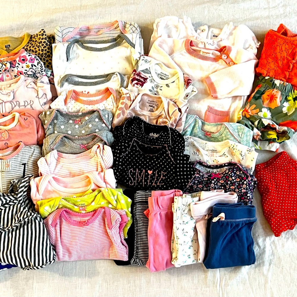 *Sold* Girls 0-3 Month Bundle